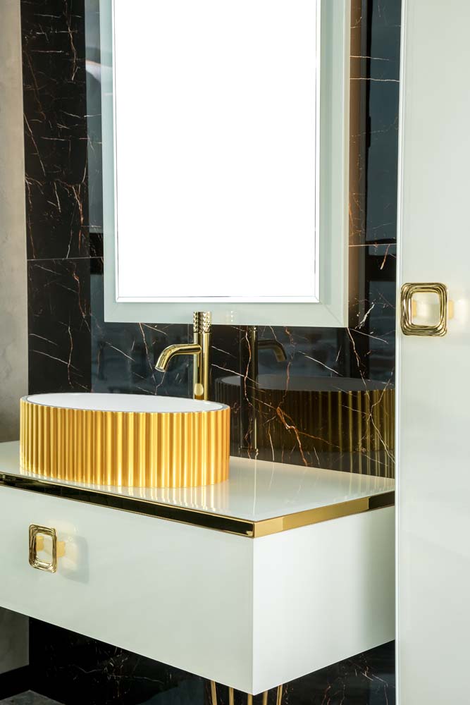 Зеркало 70х105 см ArmadiArt NeoArt Dolce 567-W