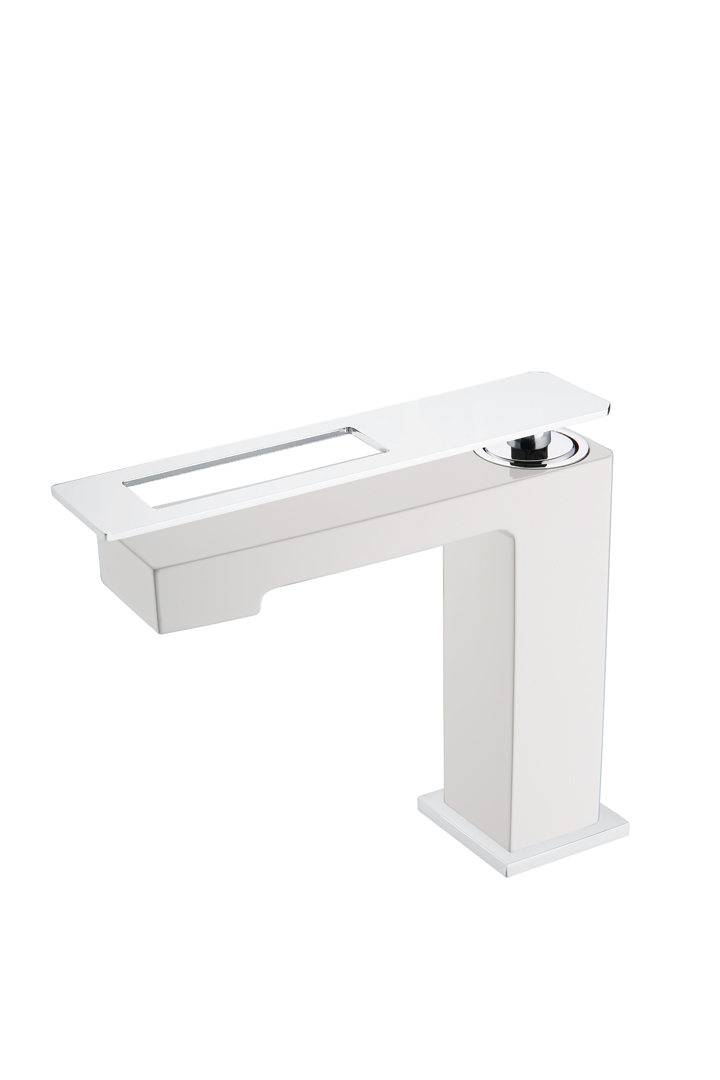 Смеситель для раковины Boheme Q 141-WCR