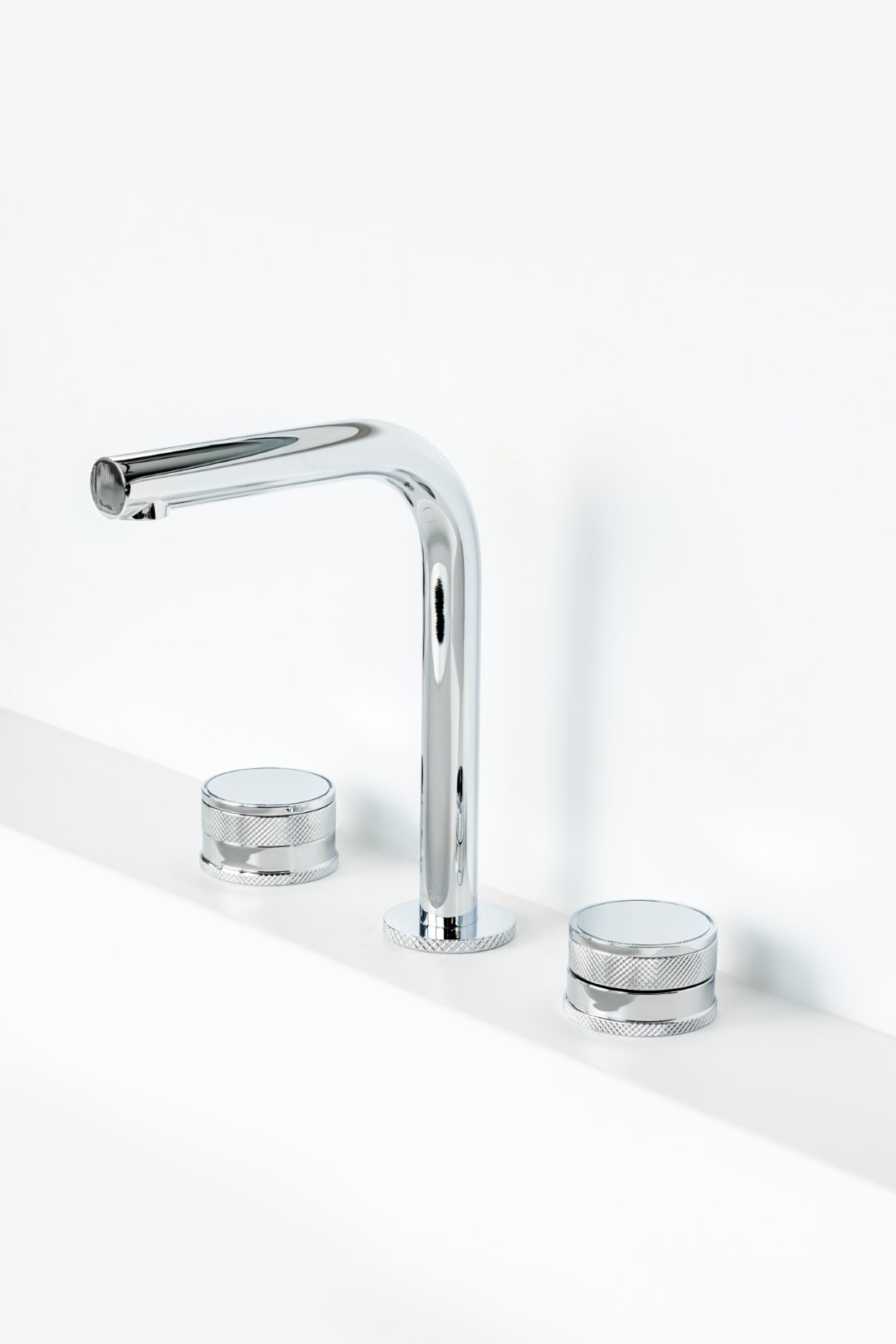 Смеситель для раковины Boheme Prestige 152-CR-PR