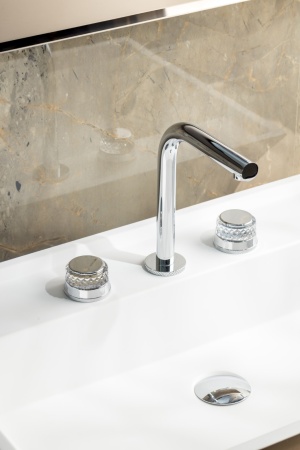 Смеситель для раковины Boheme Aura 152-CR-A