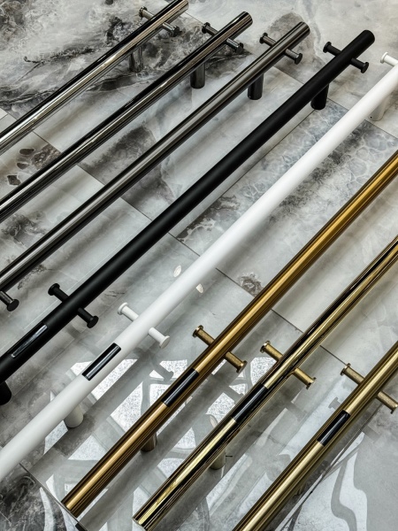 Полотенцесушитель электрический Boheme Uno 726-G