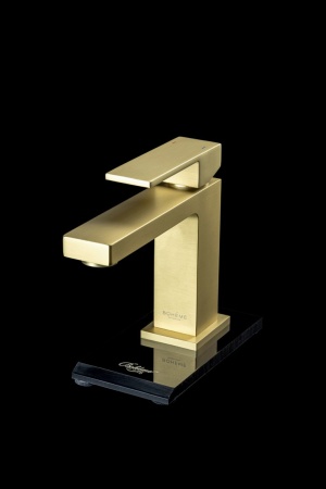 Смеситель для раковины Boheme Qubic 471-MG