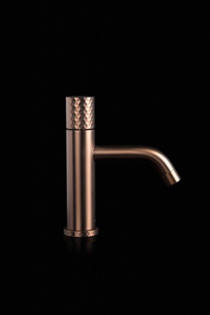 Смеситель для раковины Boheme Stick 121-CB