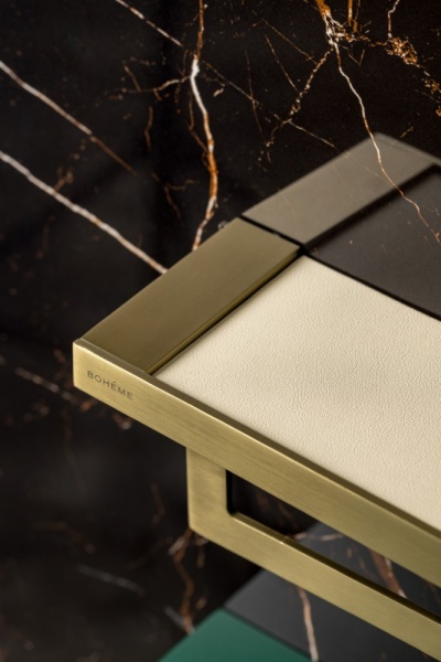 Держатель для туалетной бумаги c крышкой Qubic Matt Gold 10721-MG