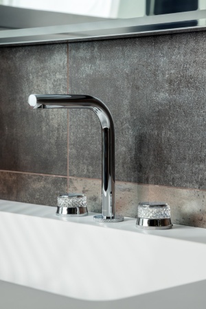 Смеситель для раковины Boheme Aura 152-CR-A