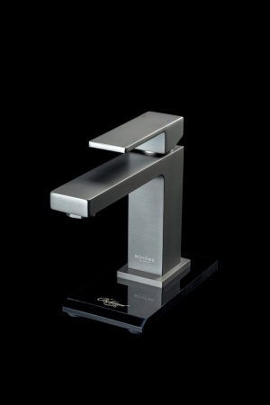 Смеситель для раковины Boheme Qubic 471-GM