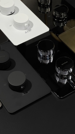 Встраиваемый термостат Boheme Cell 134-3-B на 3 источника