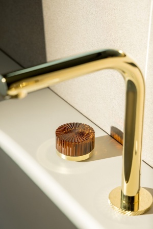 Смеситель из стены AURA на 3 отв. GOLD STELLA AMBER 152-G-ST-AMBER