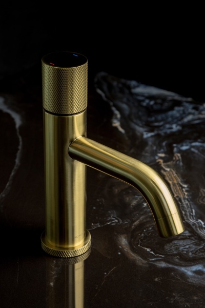 Смеситель для раковины Boheme Stick 121-MG.2