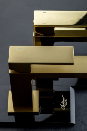 Смеситель для раковины Boheme Qubic 471-BR